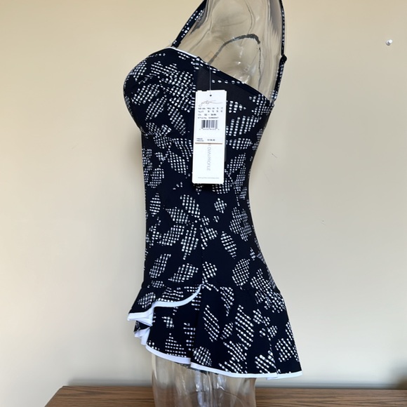 Profile by Gottex Pepita Swimdress size 8 - Picture 4 of 7